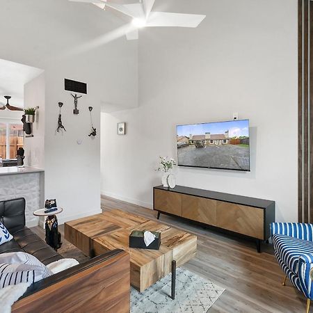 דירות Contemporary Couples Getaway Near Austin Favorites - Loft 21 מראה חיצוני תמונה