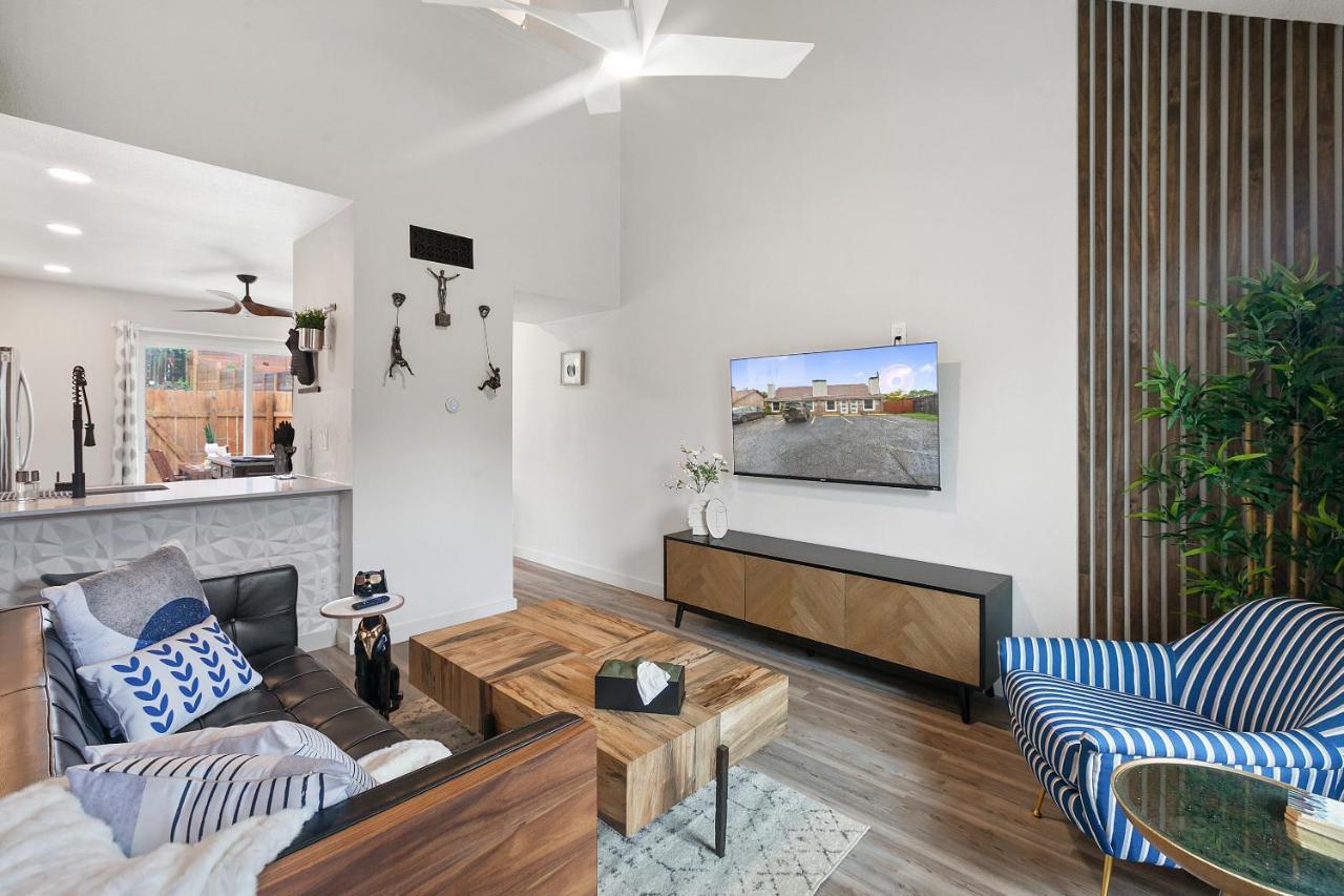 דירות Contemporary Couples Getaway Near Austin Favorites - Loft 21 מראה חיצוני תמונה