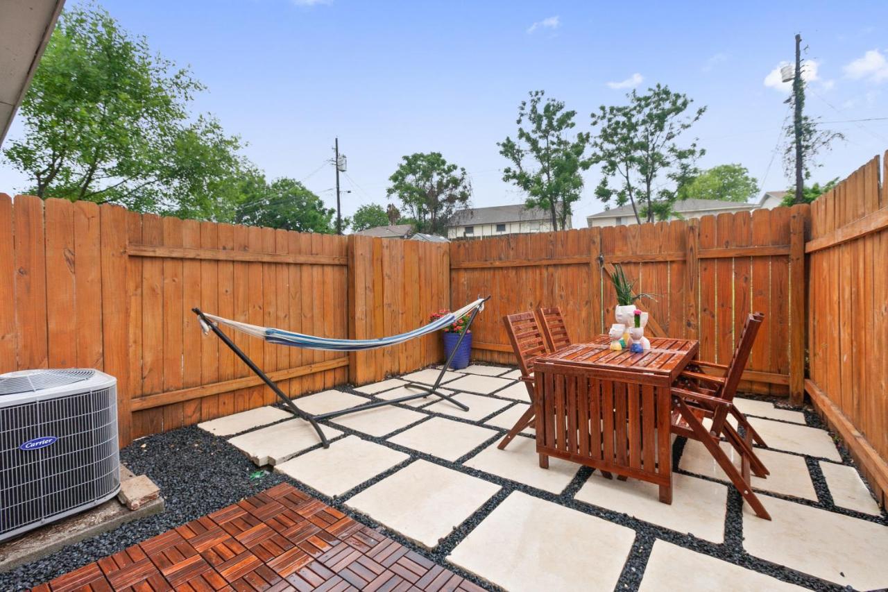 דירות Contemporary Couples Getaway Near Austin Favorites - Loft 21 מראה חיצוני תמונה